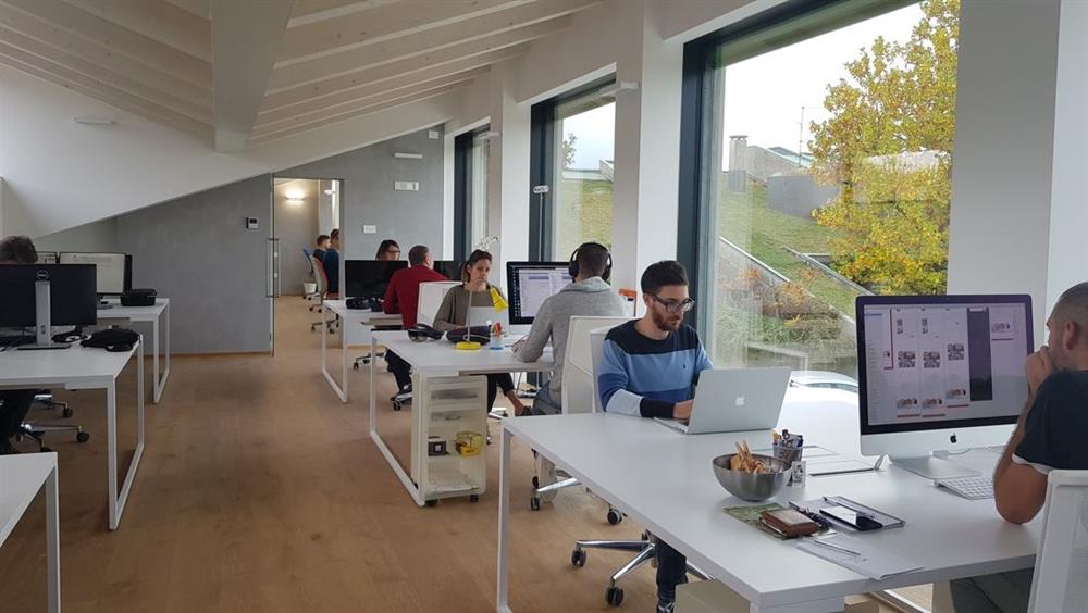 sede IKON, sede operativa, postazioni uffici